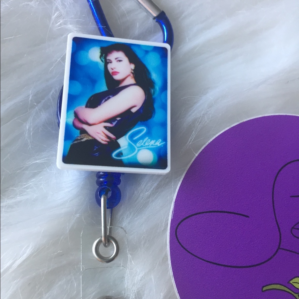 Selena Id holder